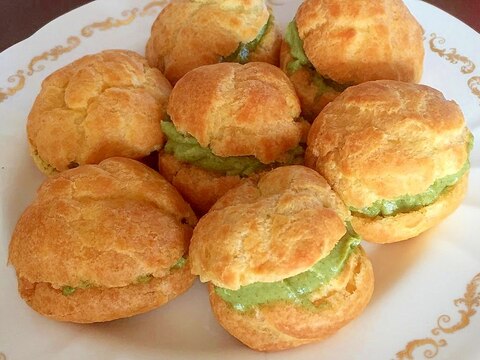 クリスマスなどパーティに!緑茶シュークリーム